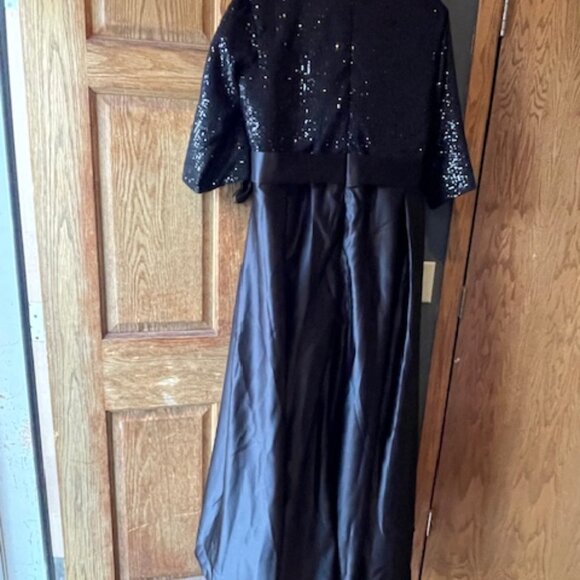 Black 28W Plus Size Sequined Satin Formal Dress - Picture 4 of 5